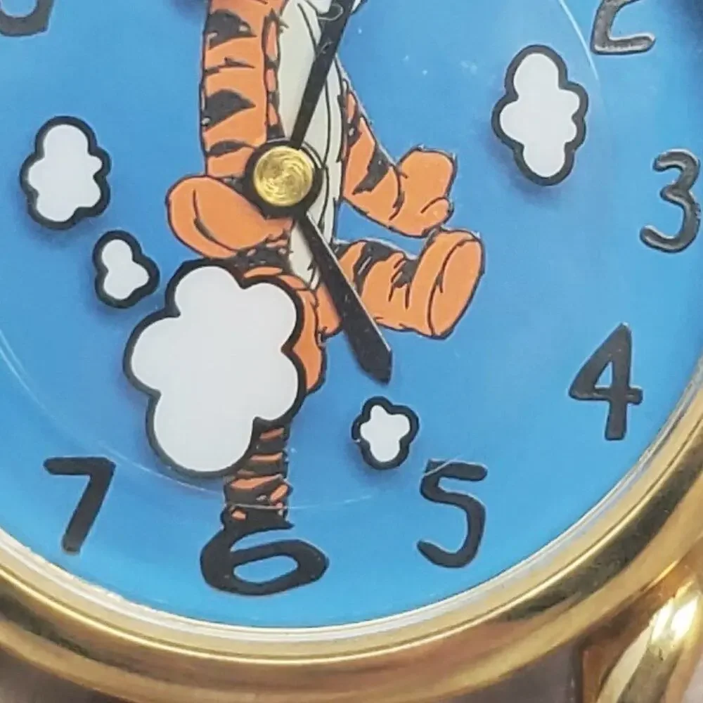 The Disney Store Winnie the Pooh Tigger with Clouds Watch